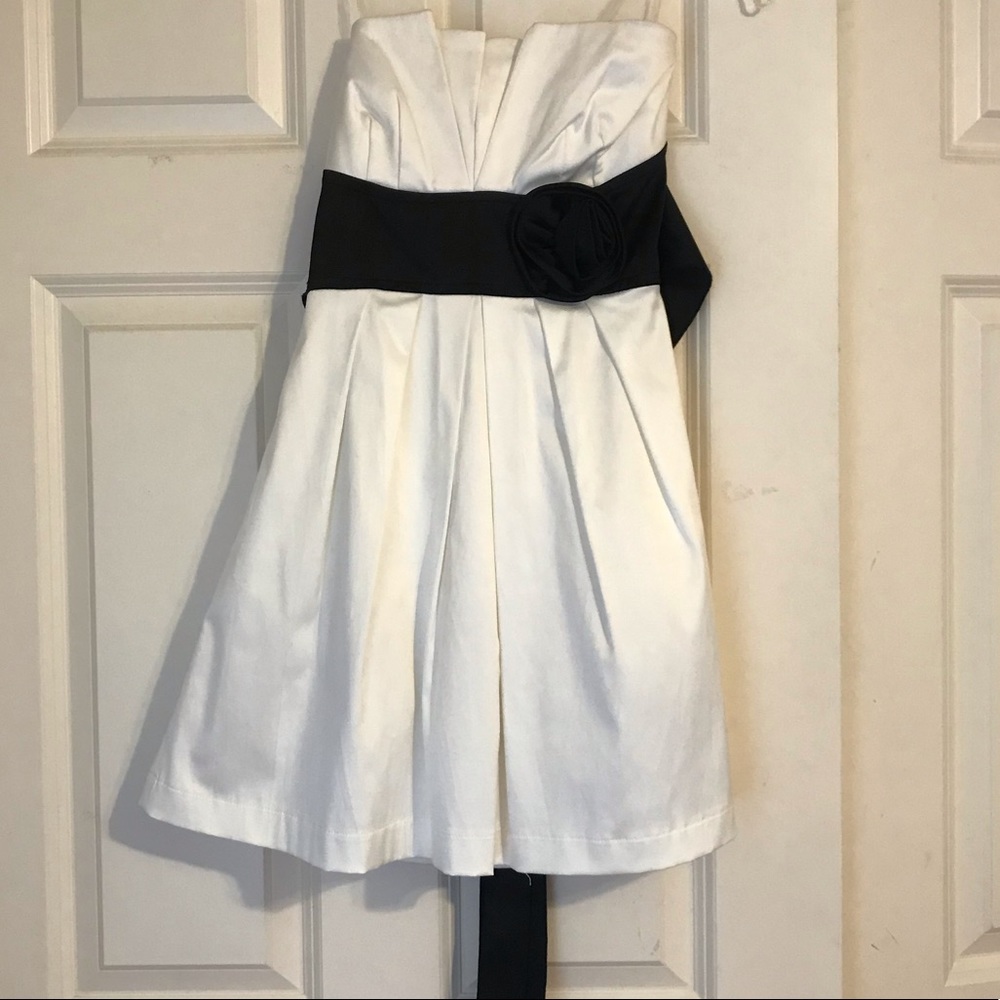 Teeze me strapless cocktail dress w black rose
